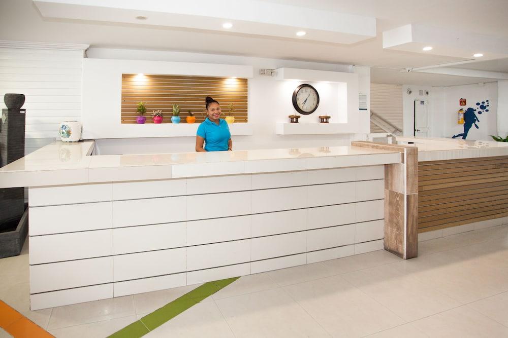 On Vacation Coral Flower San Andres  Ngoại thất bức ảnh