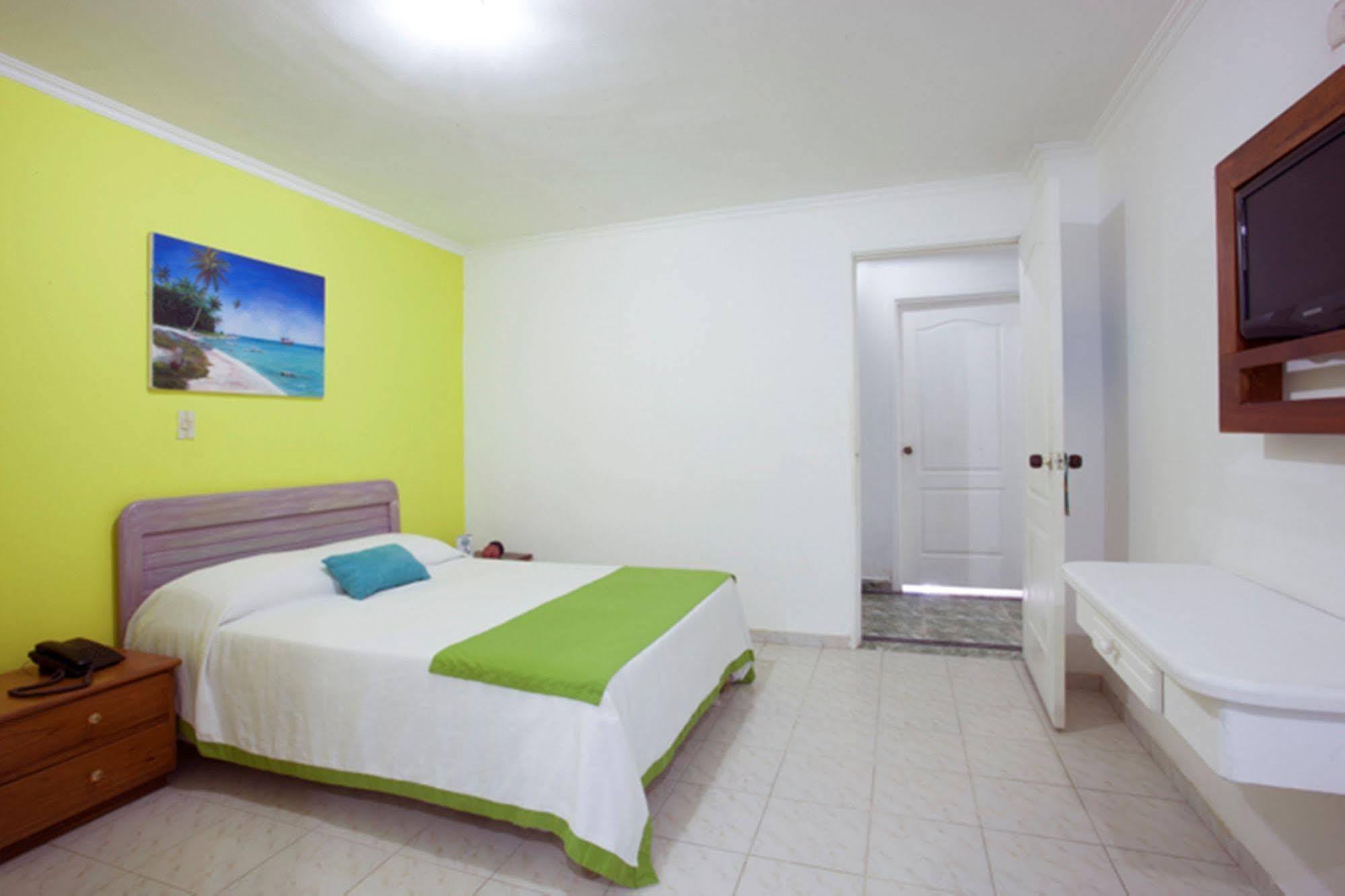 On Vacation Coral Flower San Andres  Ngoại thất bức ảnh