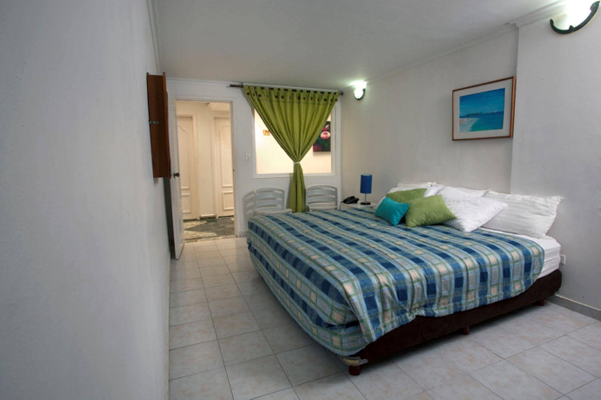 On Vacation Coral Flower San Andres  Ngoại thất bức ảnh